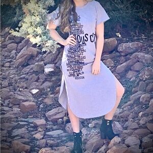 Fashion Nova Women’s Gray FAMOUS‎ CITY 1987 Maxi Dress Size Small